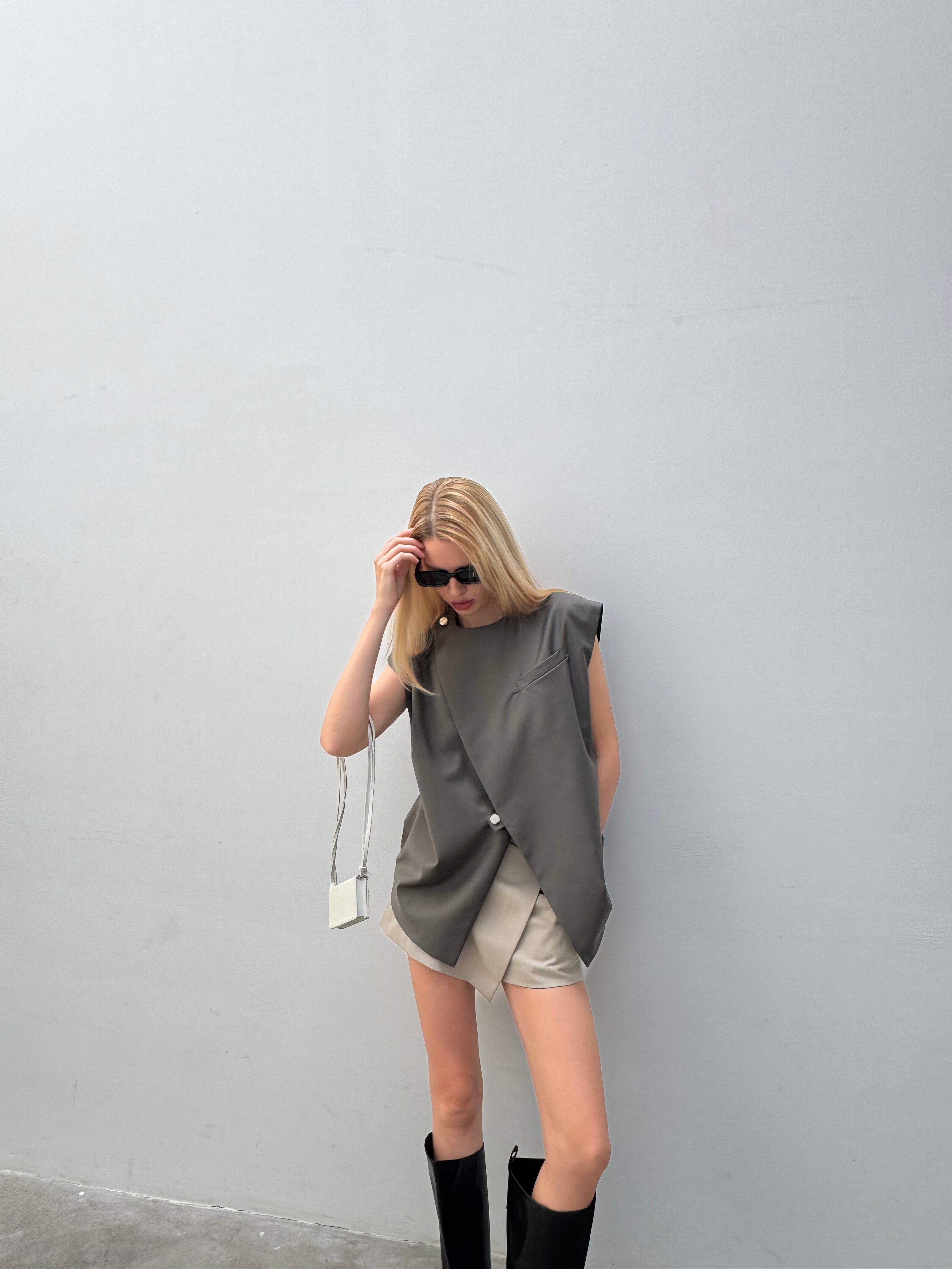 A REVIVE LOOK 01
