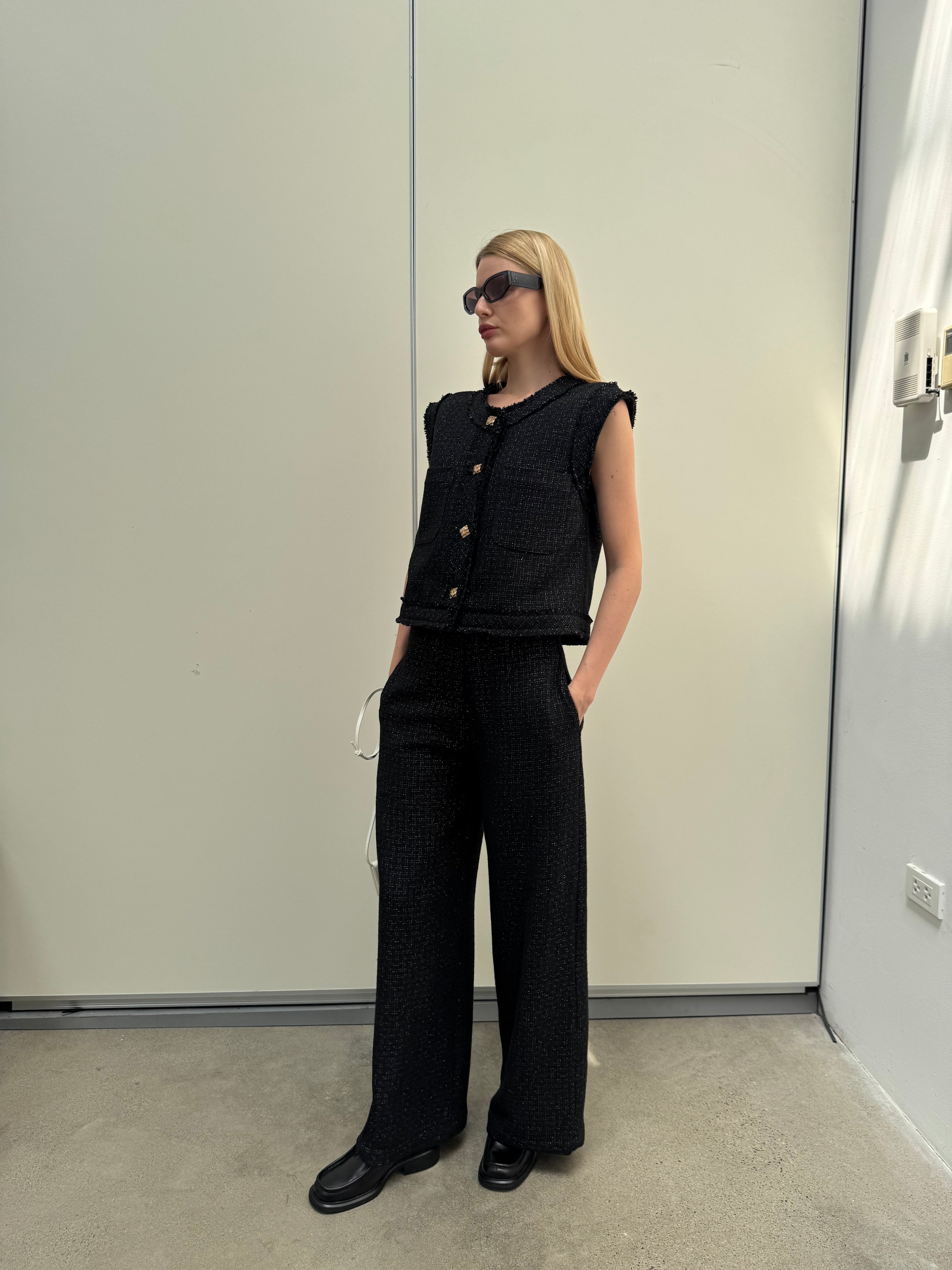 A REVIVE LOOK 15