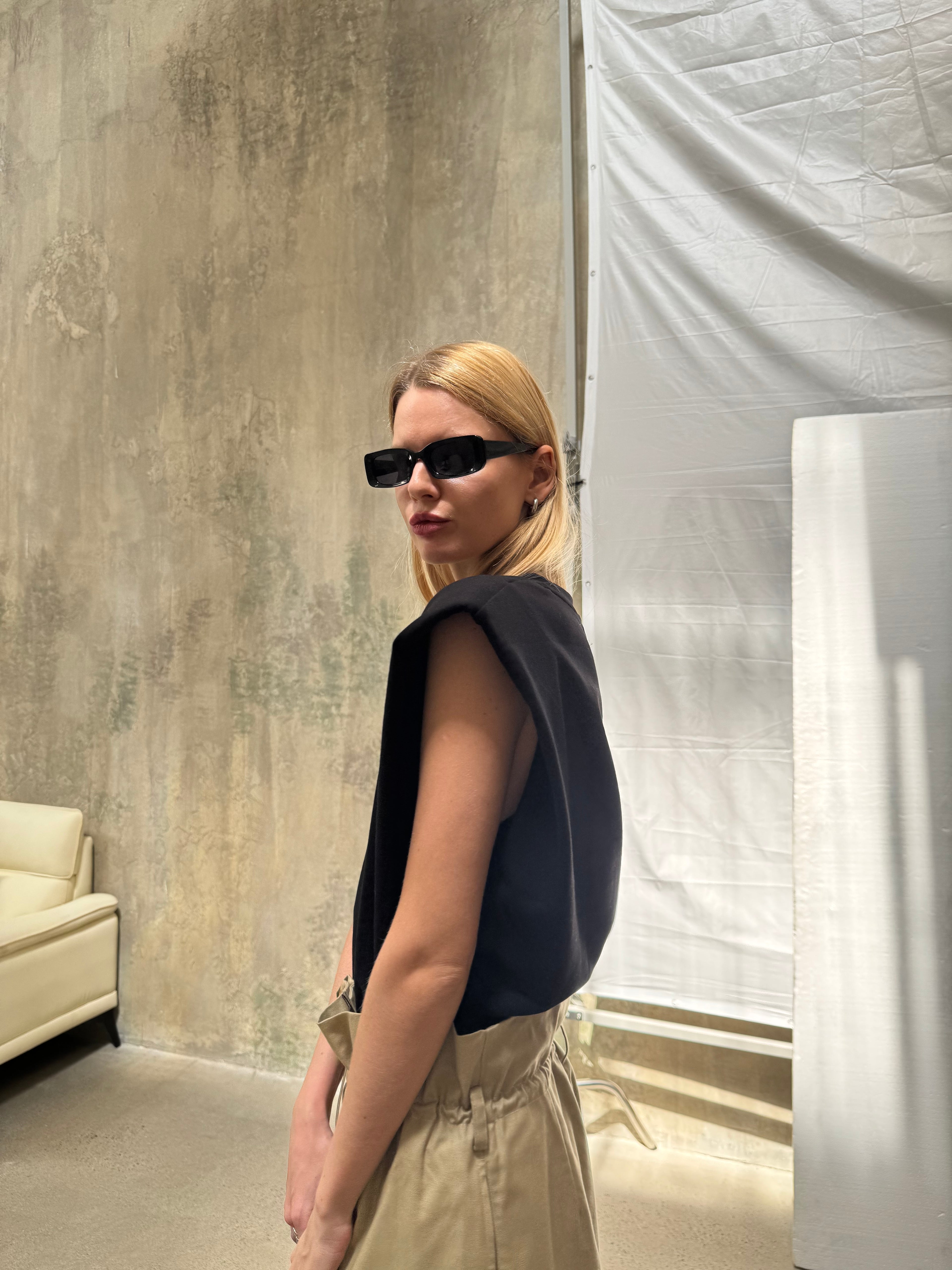A REVIVE LOOK 19