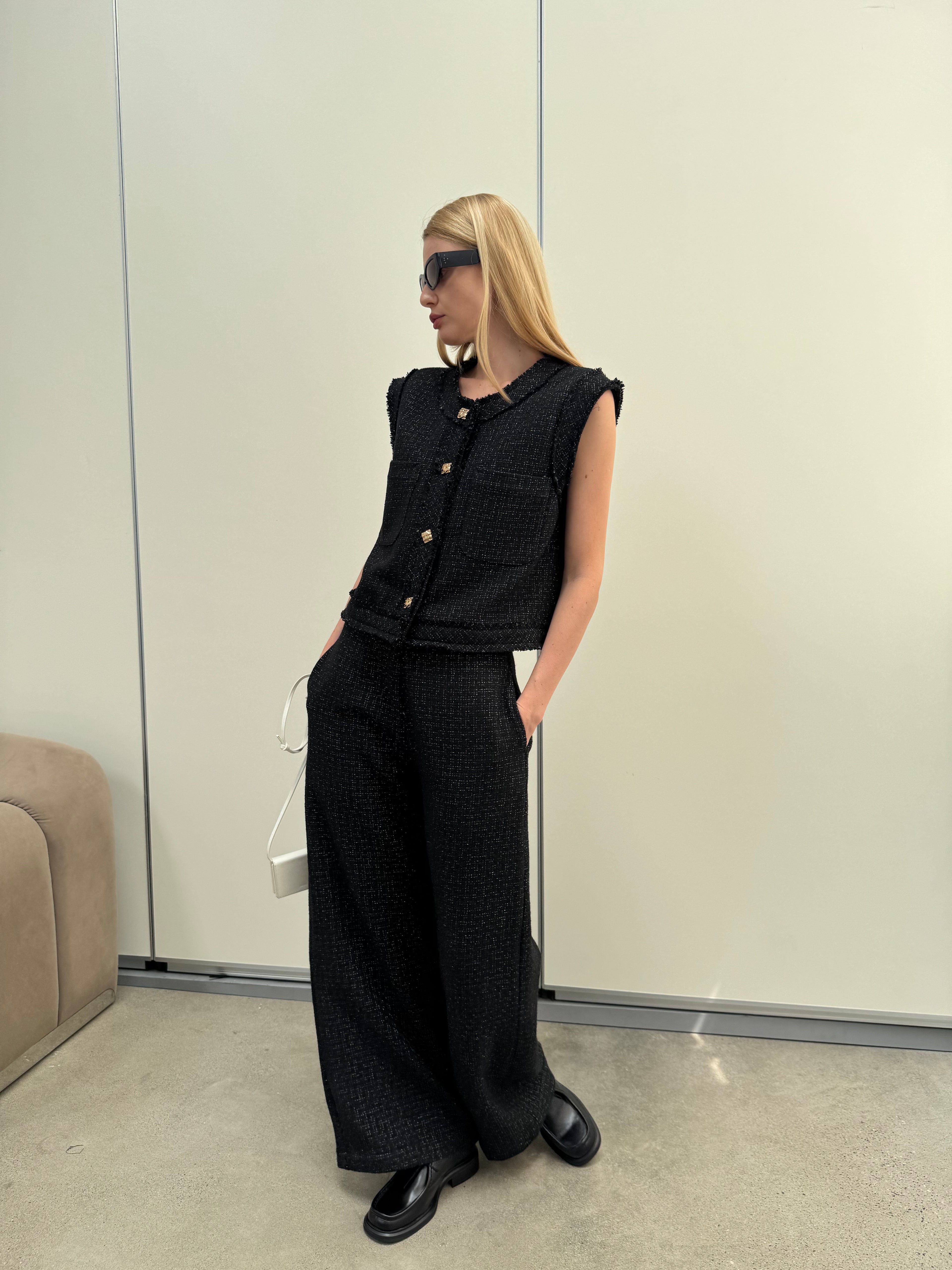 A REVIVE LOOK 15