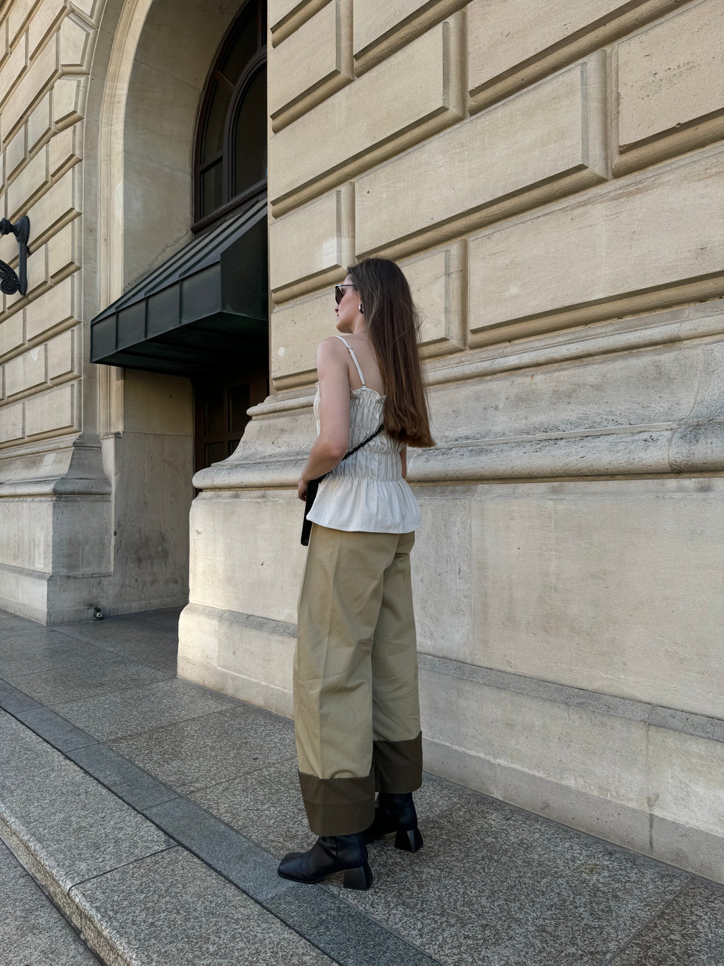 FOLD PANTS & WIRI TOP