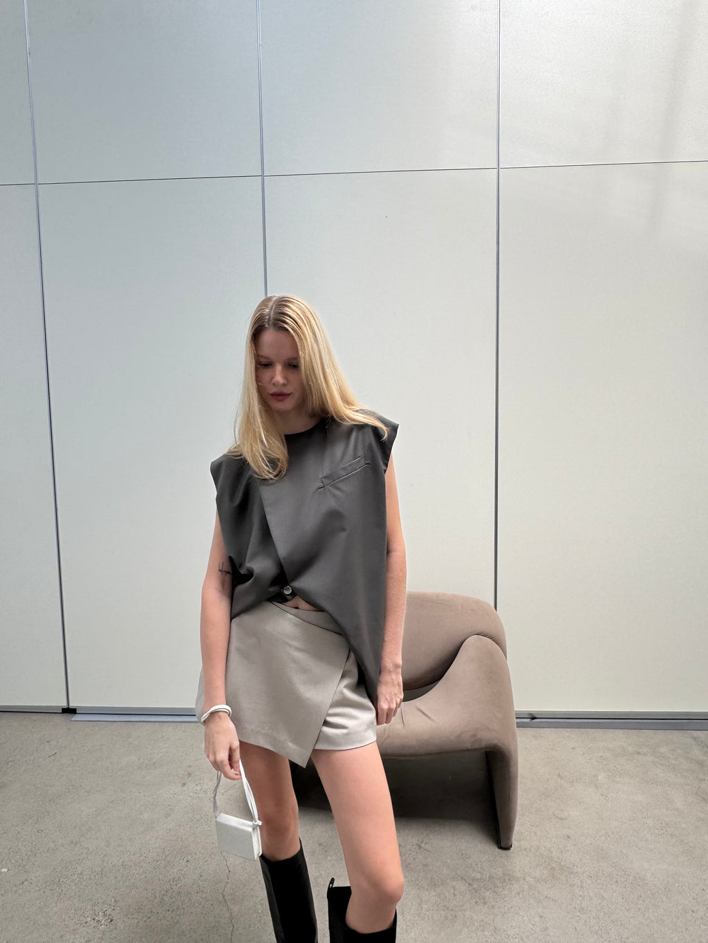 A REVIVE LOOK 01