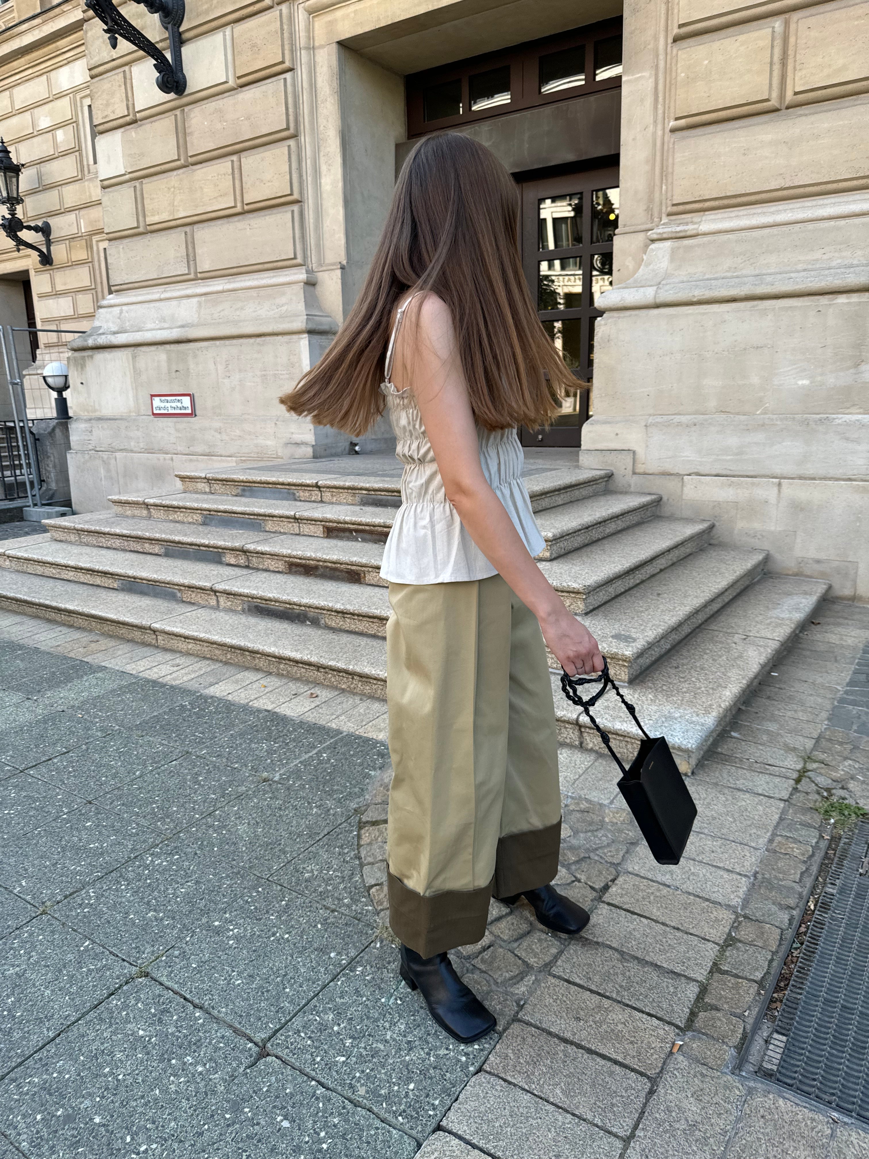 FOLD PANTS & WIRI TOP