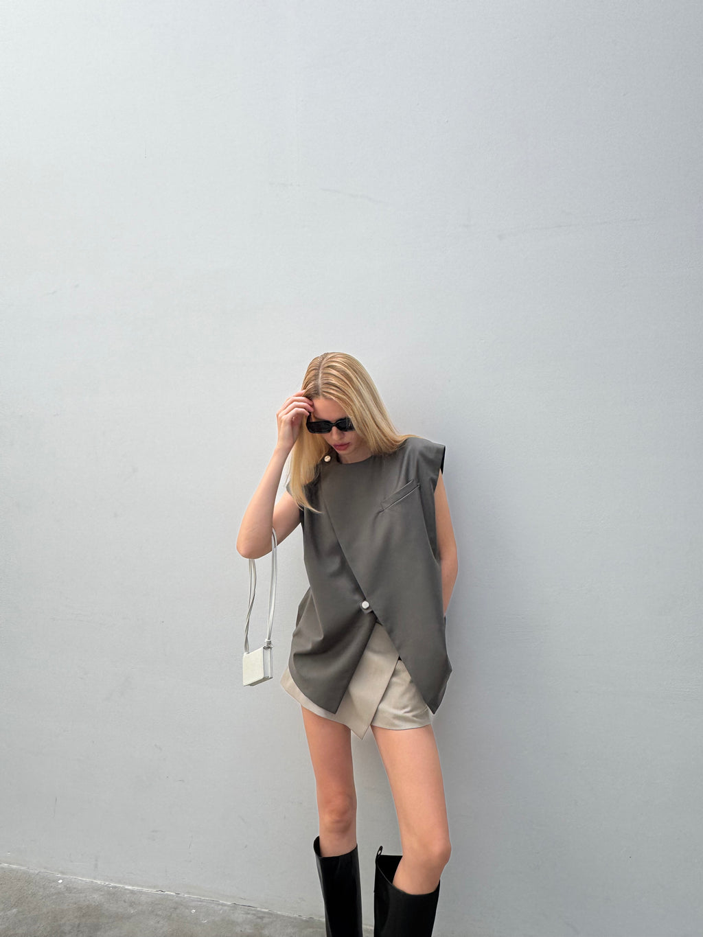 A REVIVE LOOK 01