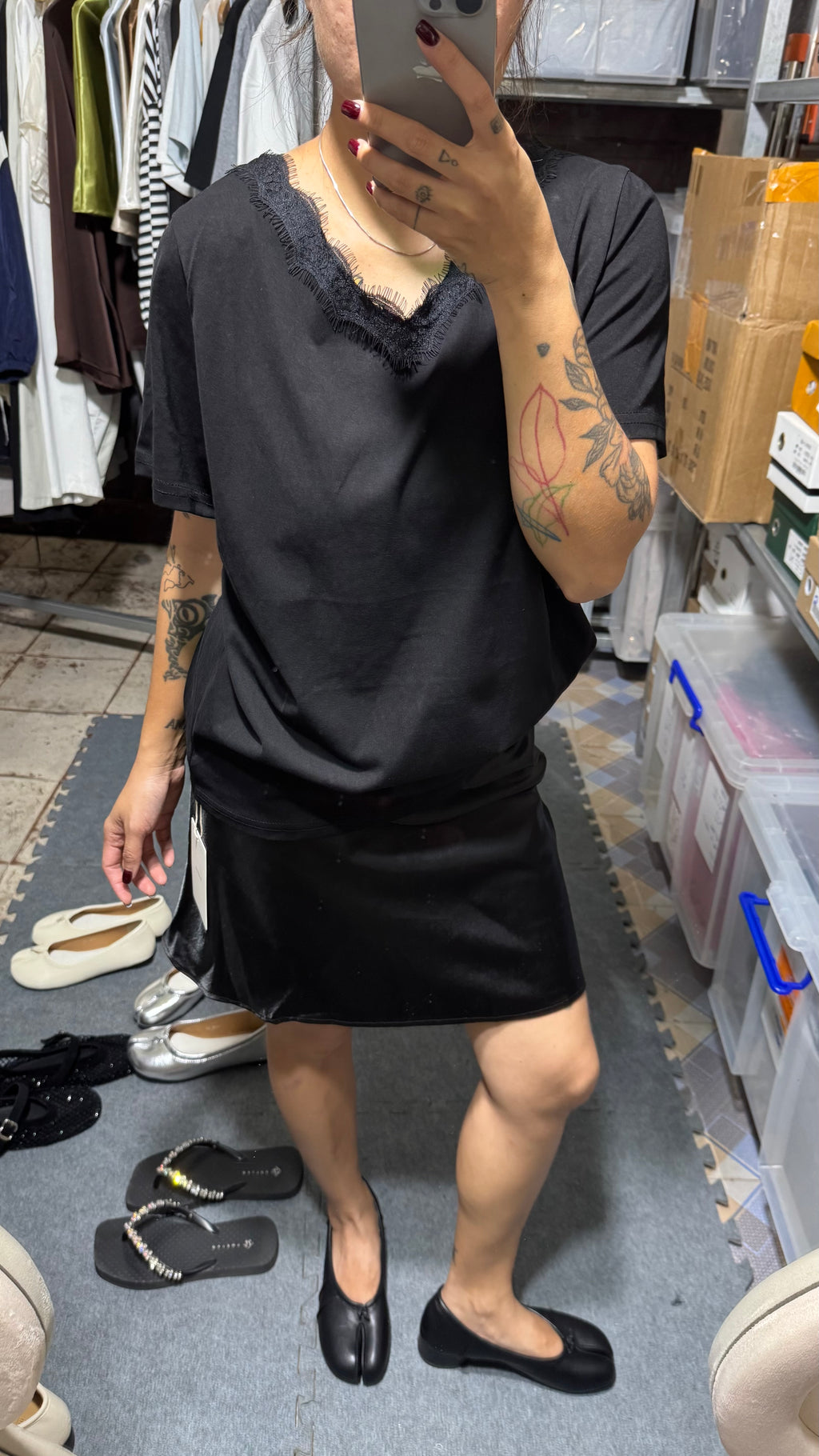 A QC REN TEE