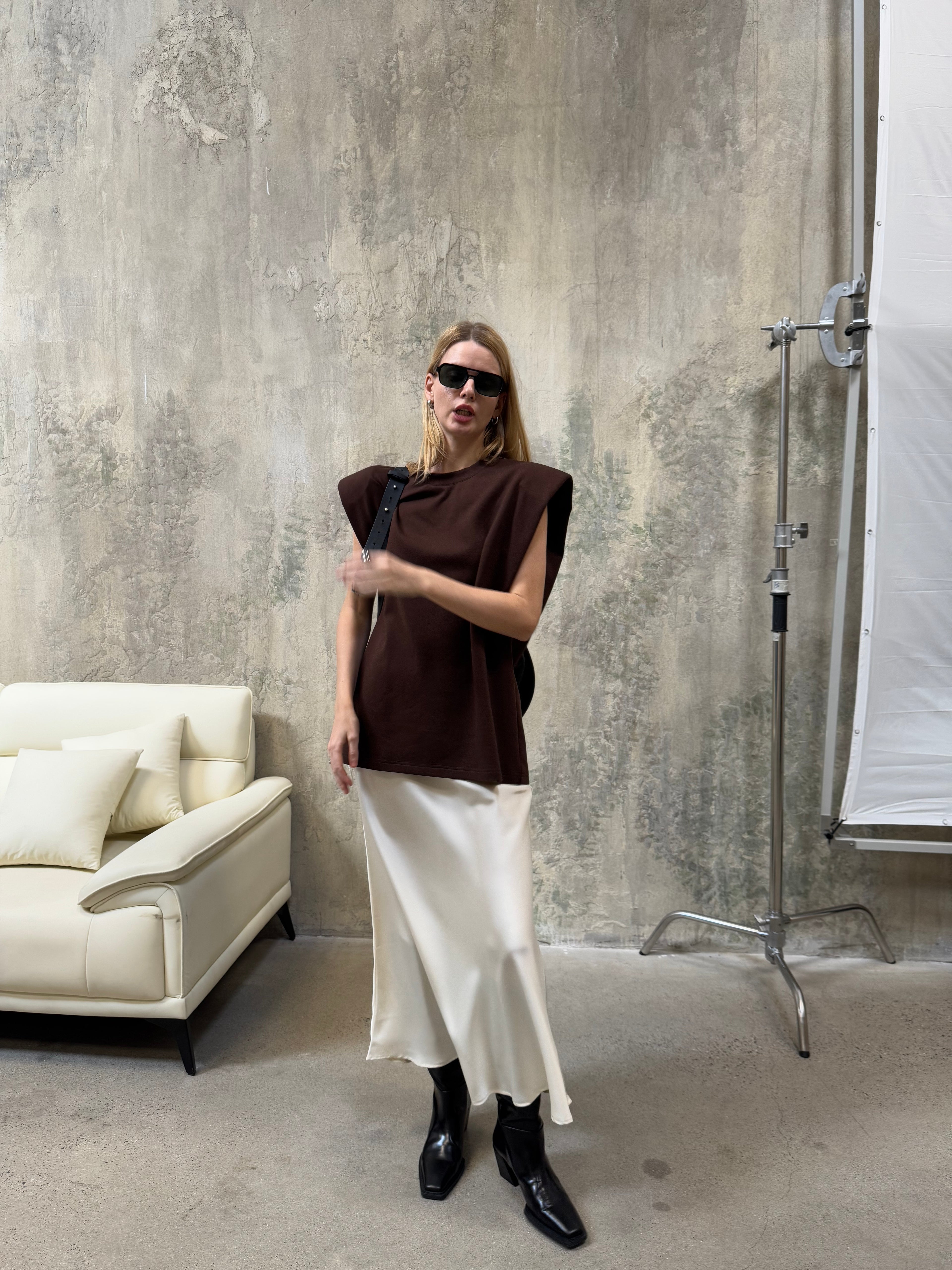 A REVIVE LOOK 22