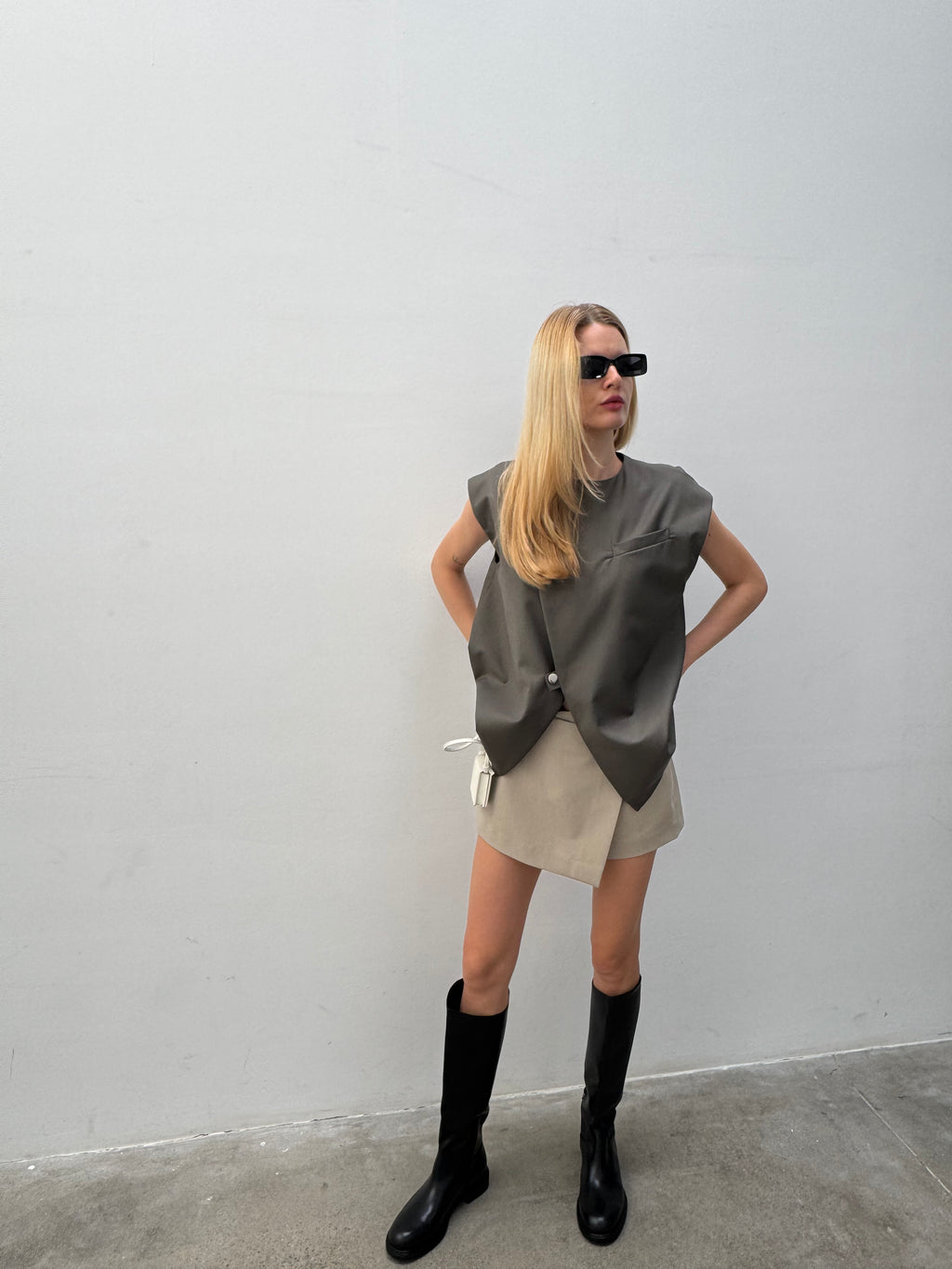 A REVIVE LOOK 01