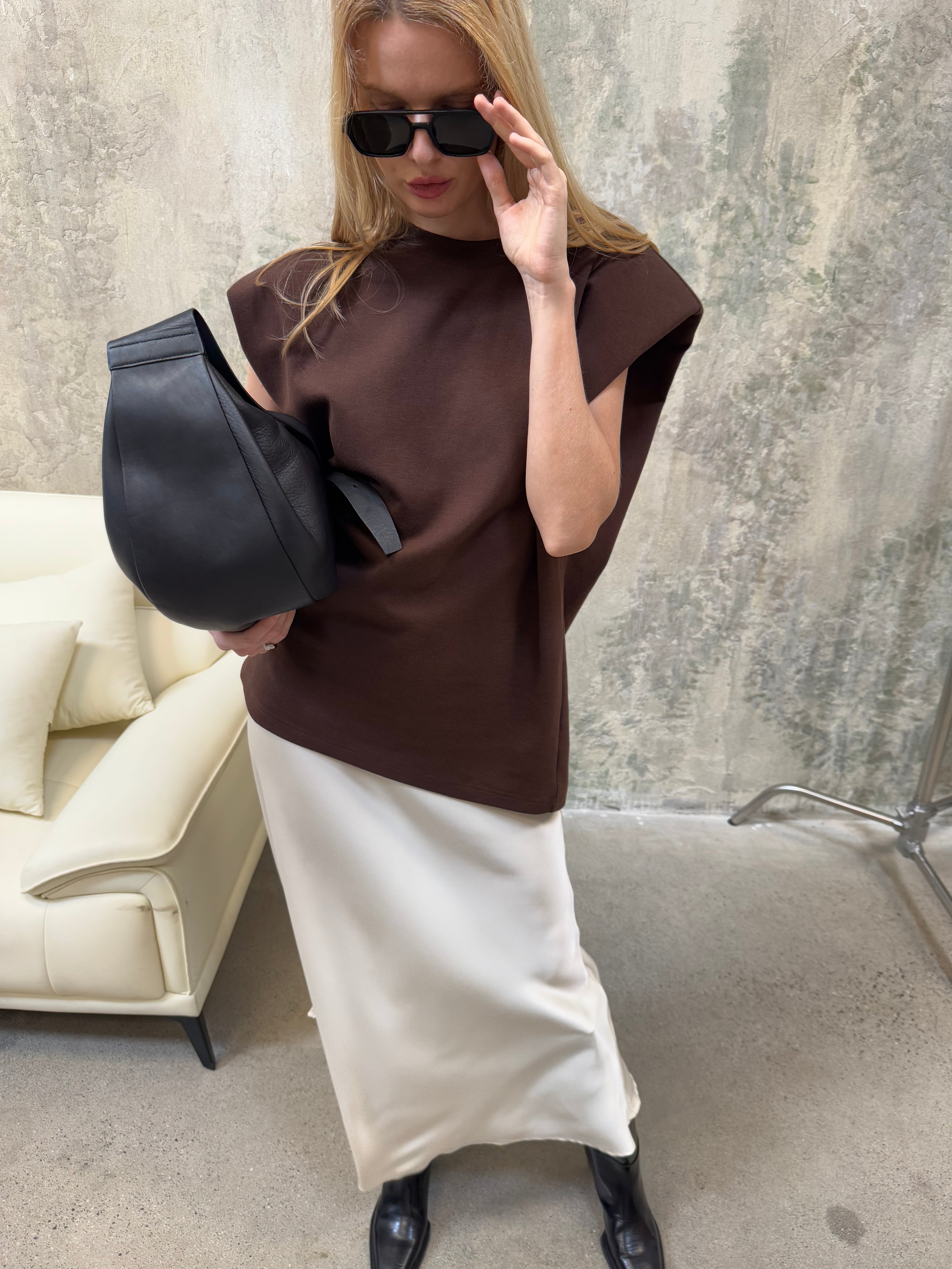 A REVIVE LOOK 22