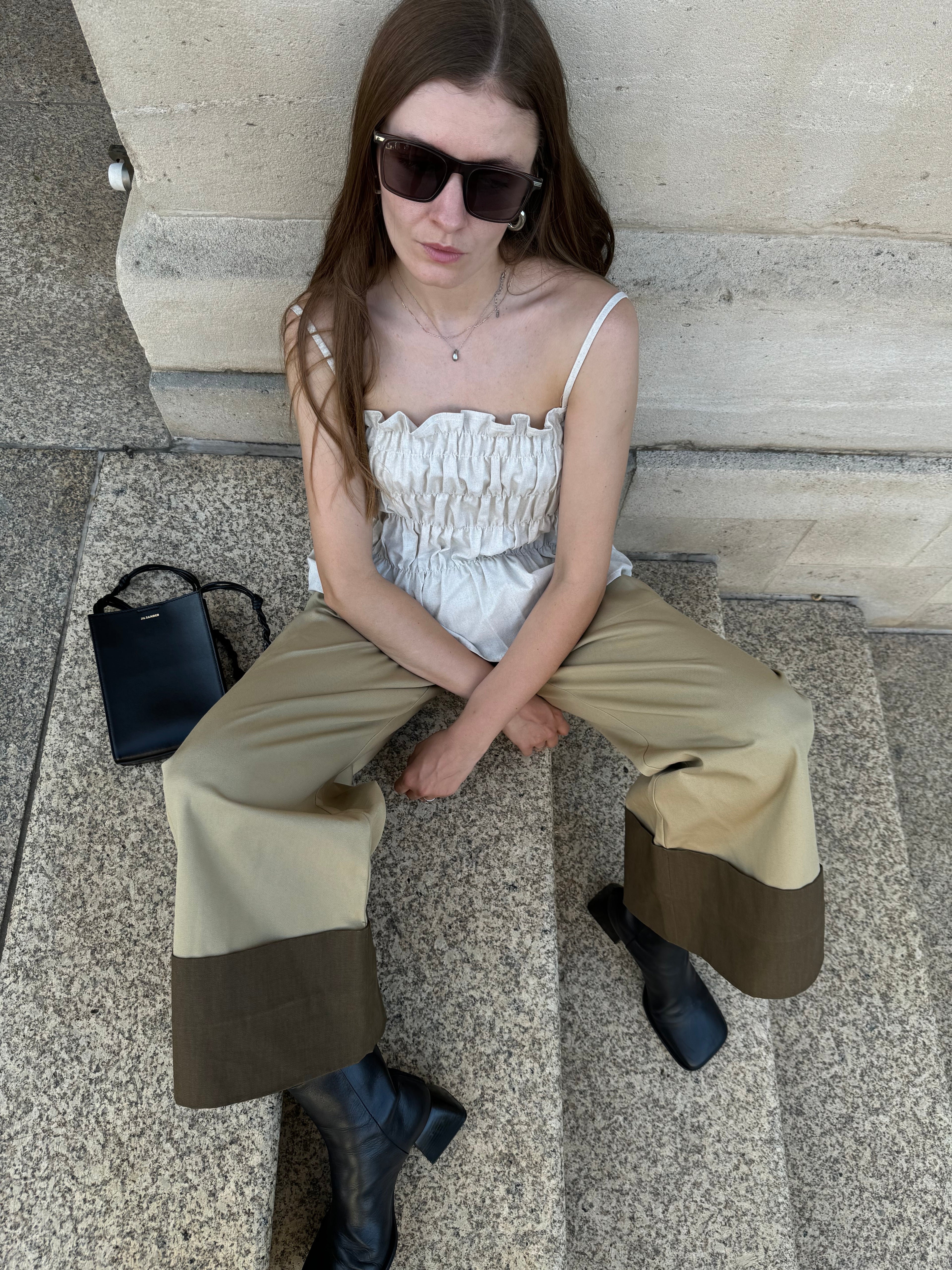 FOLD PANTS & WIRI TOP